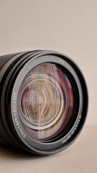 Objetivo SONY  fe 24-240MM F3.5 6.3 OSS 