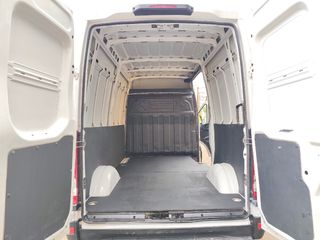 Iveco Daily 2022 furgón cerrado 3 plazas 