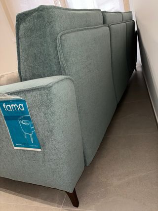 Sofá y cojines “Fama”