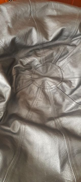 Puff grande de piel de vaca. Perfecto