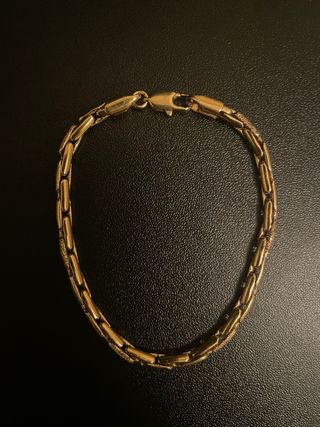 Cadenas bañadas en oro