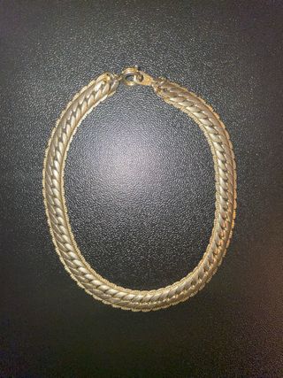 Cadenas bañadas en oro