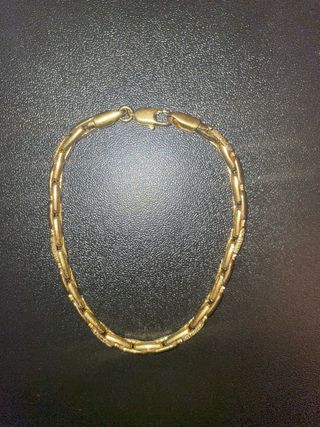 Cadenas bañadas en oro