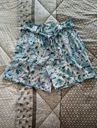 PANTALÓN CORTO PRIMAVERA-VERANO. VISCOSA