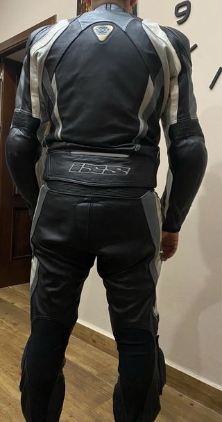 Mono de cuero IXS