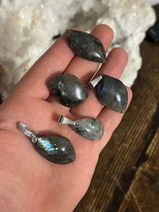 Ciomdolo labradorite varia