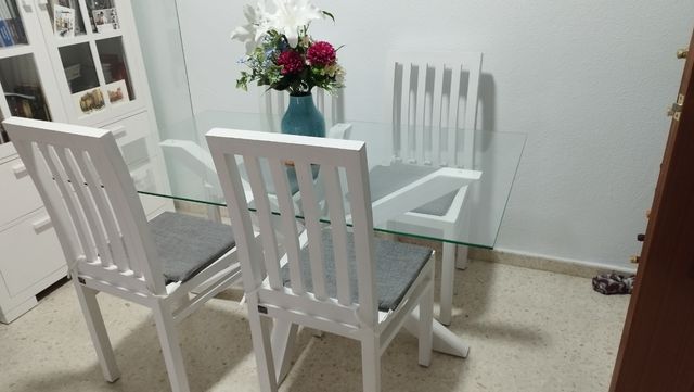 Conunto Mesa comedor y sillas