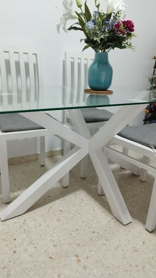 Conunto Mesa comedor y sillas