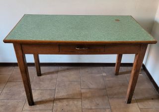 Tavolo vintage in rovere con piano in formica