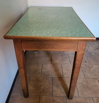 Tavolo vintage in rovere con piano in formica