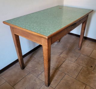 Tavolo vintage in rovere con piano in formica