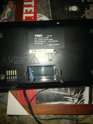 Reloj Radio despertador YOKO