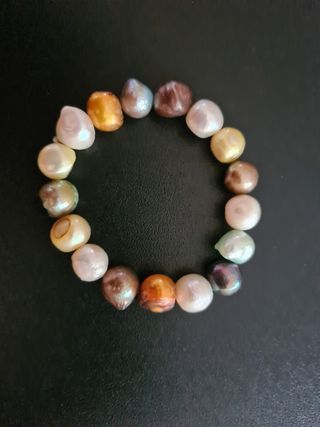 SIETE Pulseras elásticas de perlas y piedras