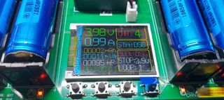 Tester para 4 baterías 18650 Carga y descarga .
