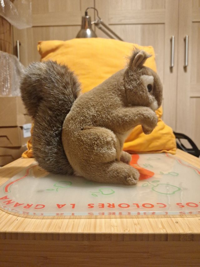 Ardilla de peluche Hansa