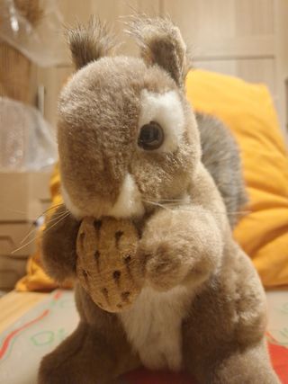 Ardilla de peluche Hansa