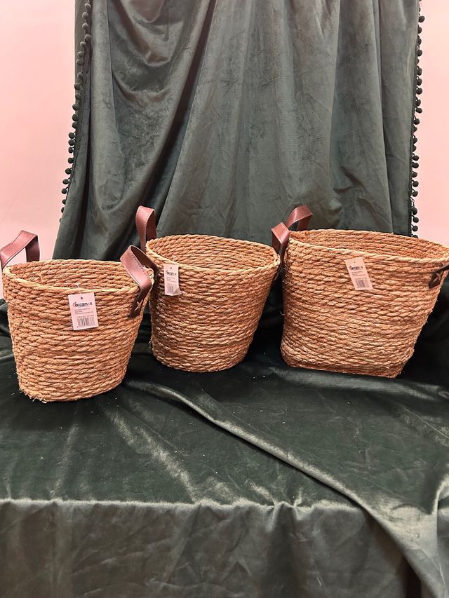 LOTE DE 3 CESTAS CON ASAS 