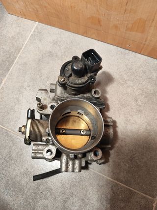 Cuerpo mariposa Mitsubishi carisma 1.8