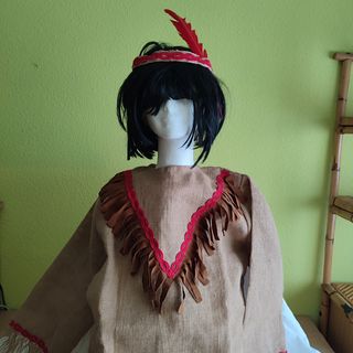 Disfraz de india hacha tomahawk y tocado con pluma