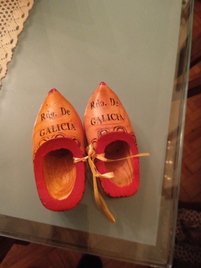 ZUECOS DE MADERA