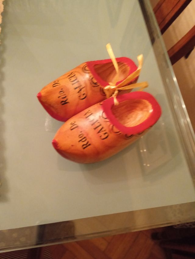 ZUECOS DE MADERA