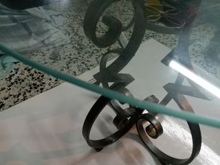 OFERTA. Estupenda mesa de forja y cristal re