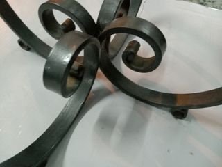 OFERTA. Estupenda mesa de forja y cristal re