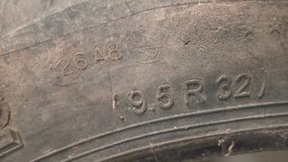 2 ruedas 230/95-32 ,9'5-32