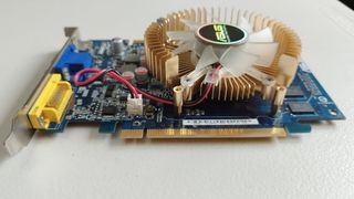 Asus GeForce EN-9500-GT  DI-1G-A