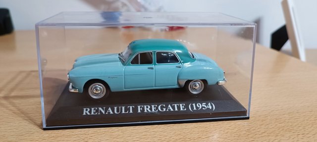 Modèle Réduit RENAULT FREGATE 1954 à L'échelle 1/43 - Marque IXO - Neuf