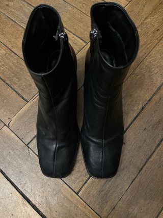 Botines de tacon. piel T38