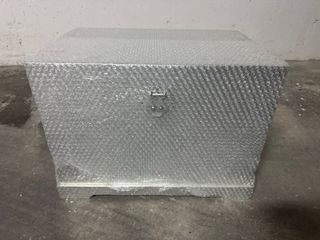 Baúl y mueble de madera color gris