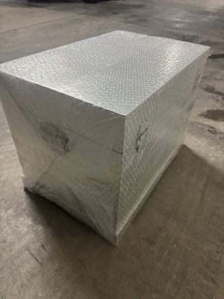 Baúl y mueble de madera color gris