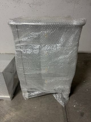 Baúl y mueble de madera color gris