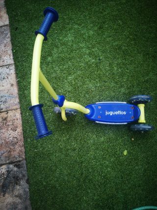 Patinete de niño/a con regalo