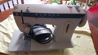 Maquina de coser singer