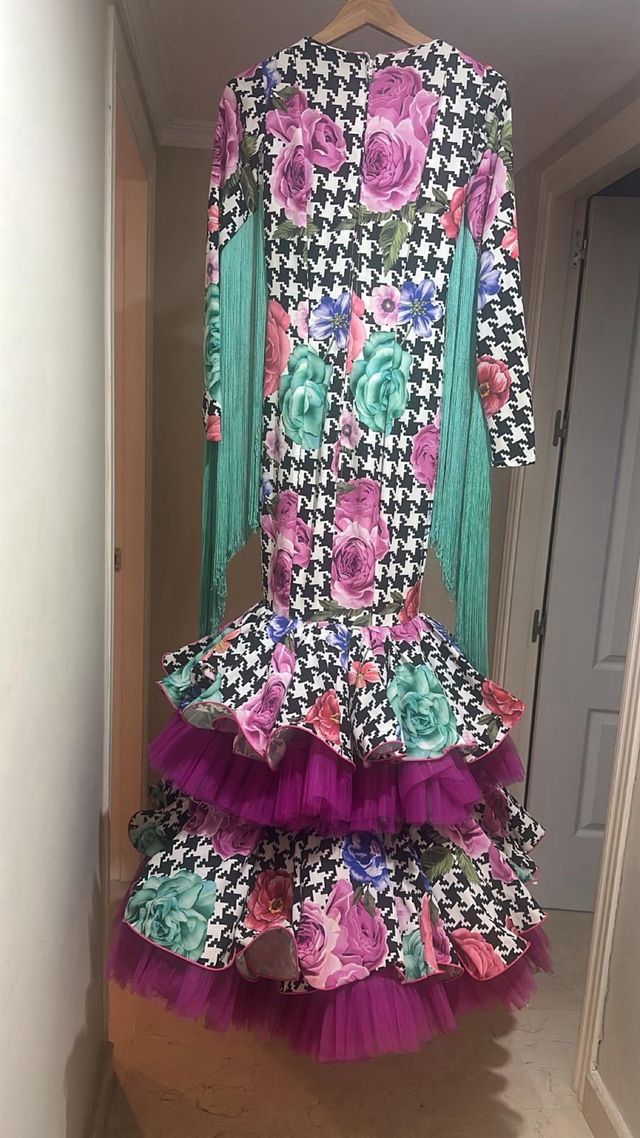 Vestido flamenco flecos De Lunares y Volantes