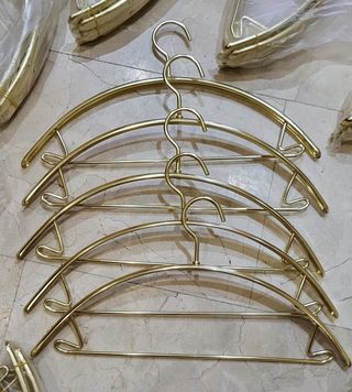 Perchas aluminio elegantes