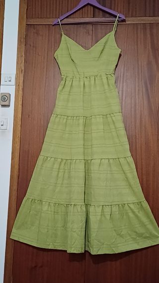 VESTIDO LAR-MAX HOMBROS Y ESPALDA AL AIR