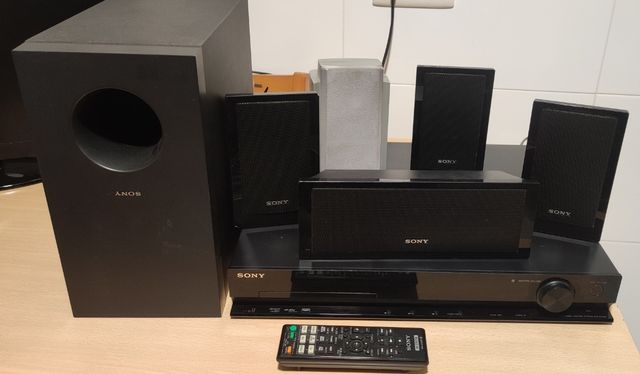 Home cinema sony dav-dz330