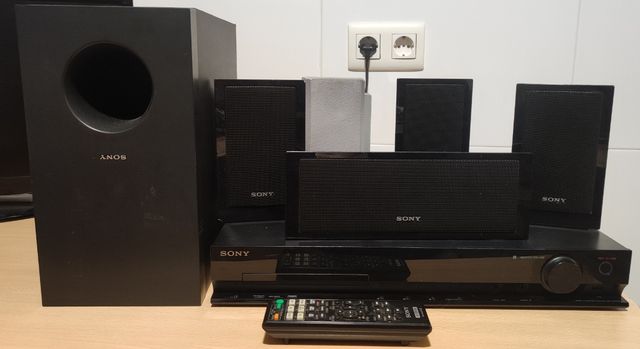 Home cinema sony dav-dz330