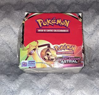 Caja de Cartas Replica Pokemon Resplandor Astral