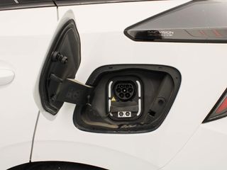 MG MG4 64KWH LUXURY MY24