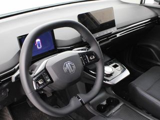 MG MG4 64KWH LUXURY MY24