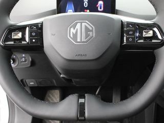 MG MG4 64KWH LUXURY MY24
