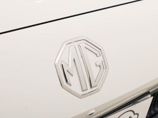 MG MG4 64KWH LUXURY MY24
