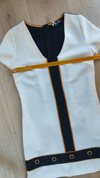 Vestido corto blanco negro estilo 60 M38