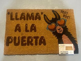 GRACIOSO FELPUDO LLAMA