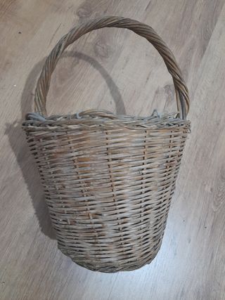 Cesta mimbre con asa