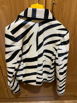 Chaqueta piel mango nueva 